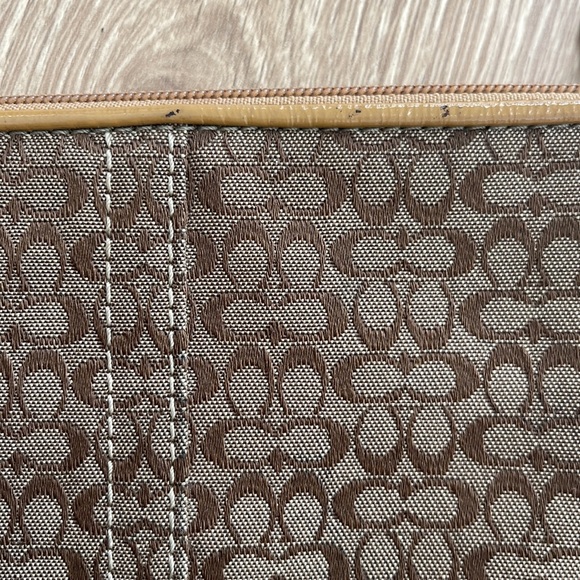 Authentic  Coach Beige Monogram Leather Wristlet - Picture 2 of 7